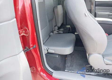 2013 Toyota Tacoma Base V6 z USA, uszkodzony, nr VIN 5TFUU4EN8DX069713